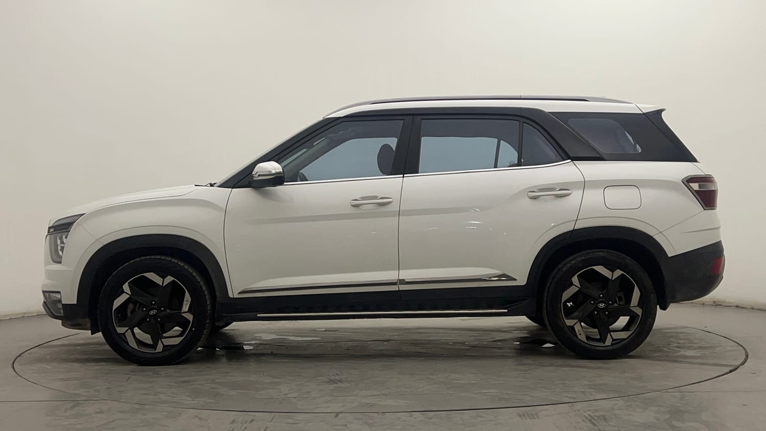 2023 Hyundai Alcazar - 2
