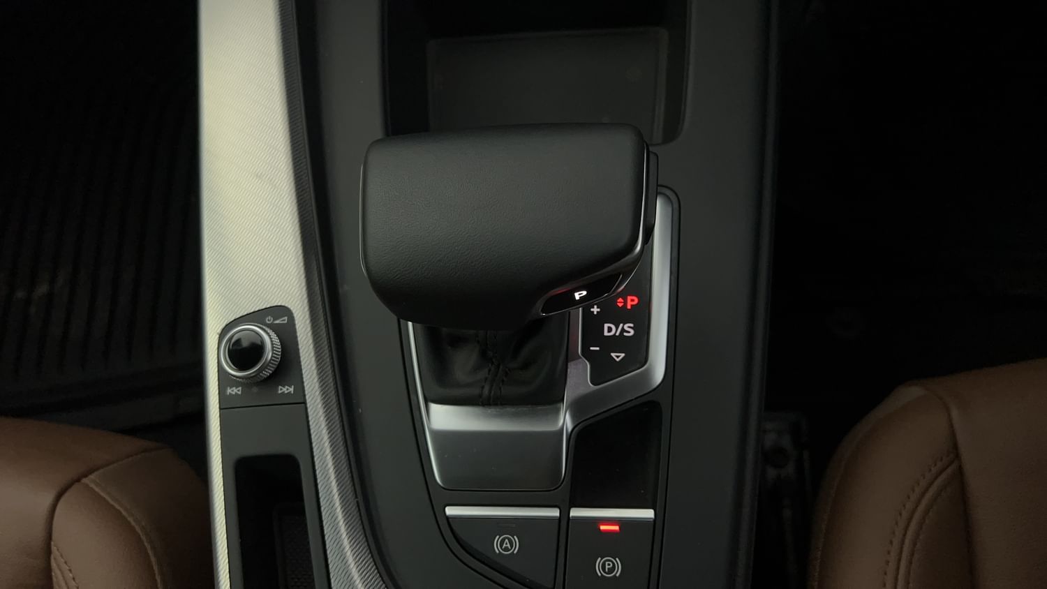 New Audi A4 interior GEAR  KNOB VIEW