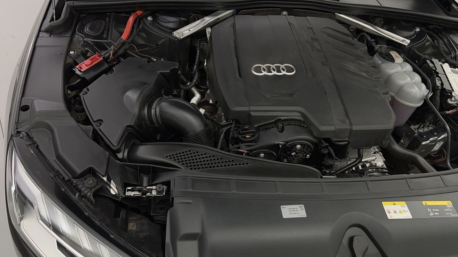 New Audi A4 engine ENGINE RIGHT SIDE VIEW