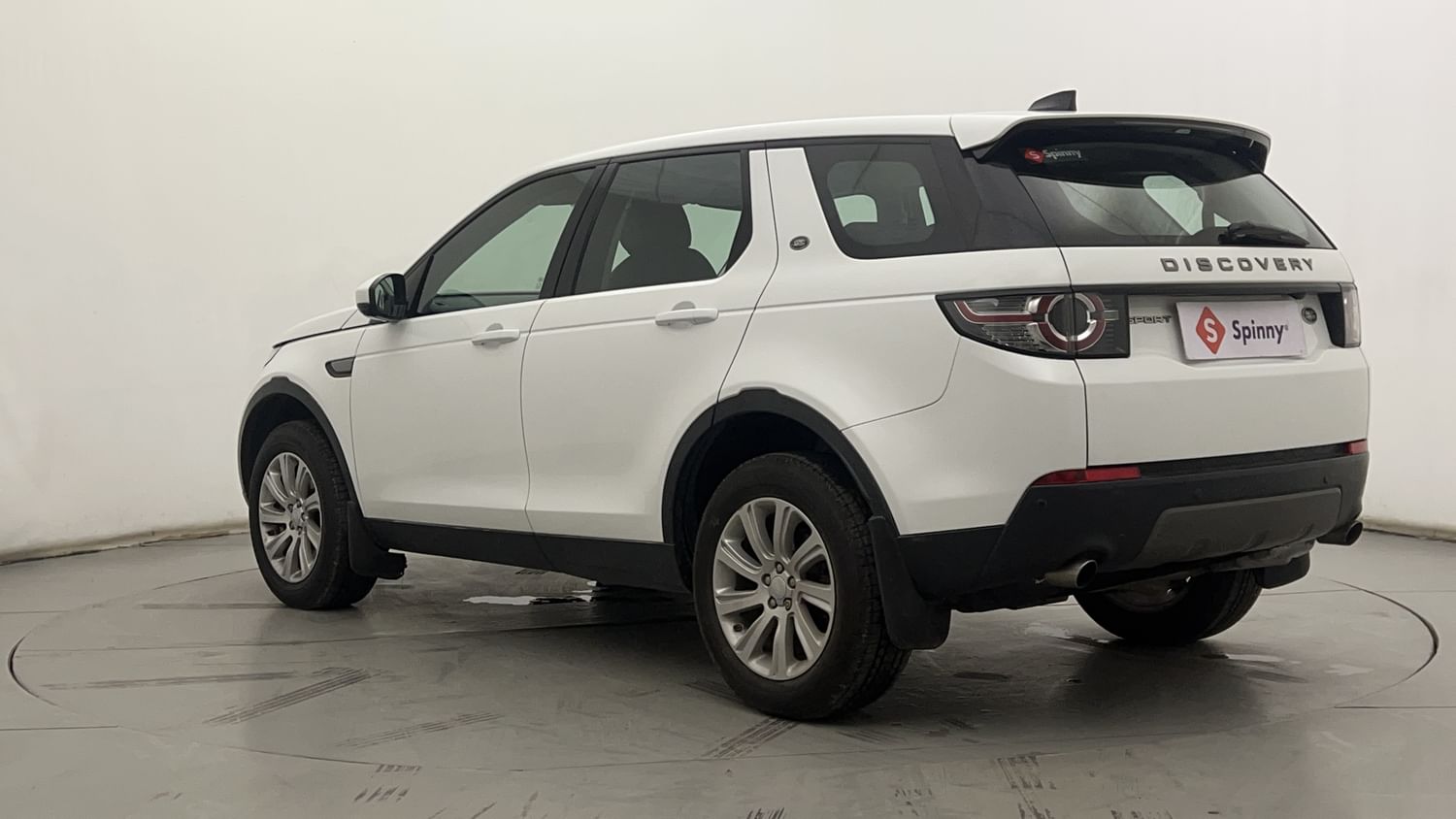 New Land Rover Discovery Sport exterior LEFT REAR CORNER VIEW