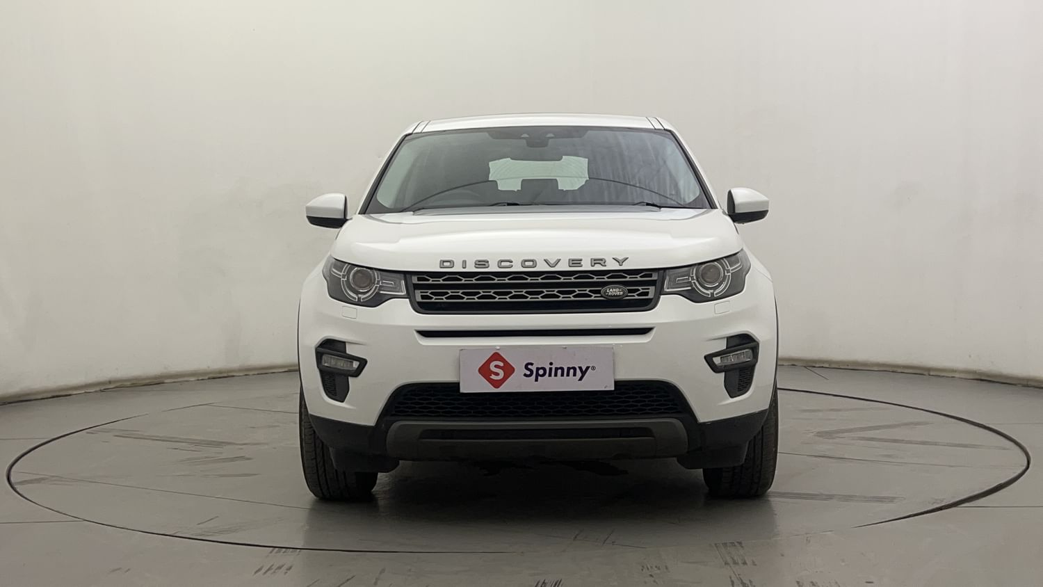 New Land Rover Discovery Sport exterior FRONT VIEW