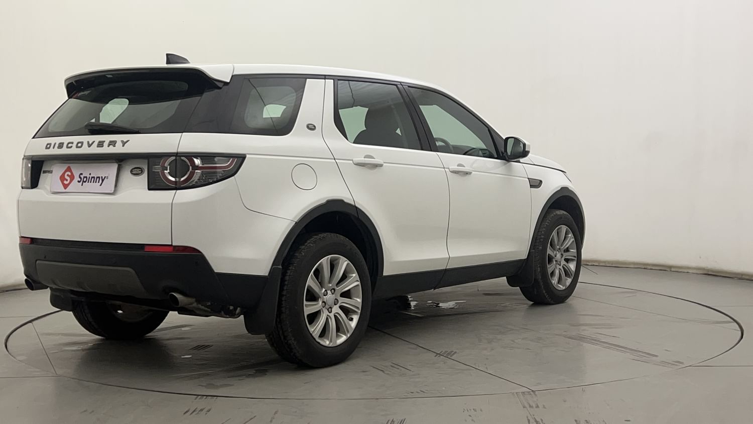 New Land Rover Discovery Sport exterior RIGHT REAR CORNER VIEW