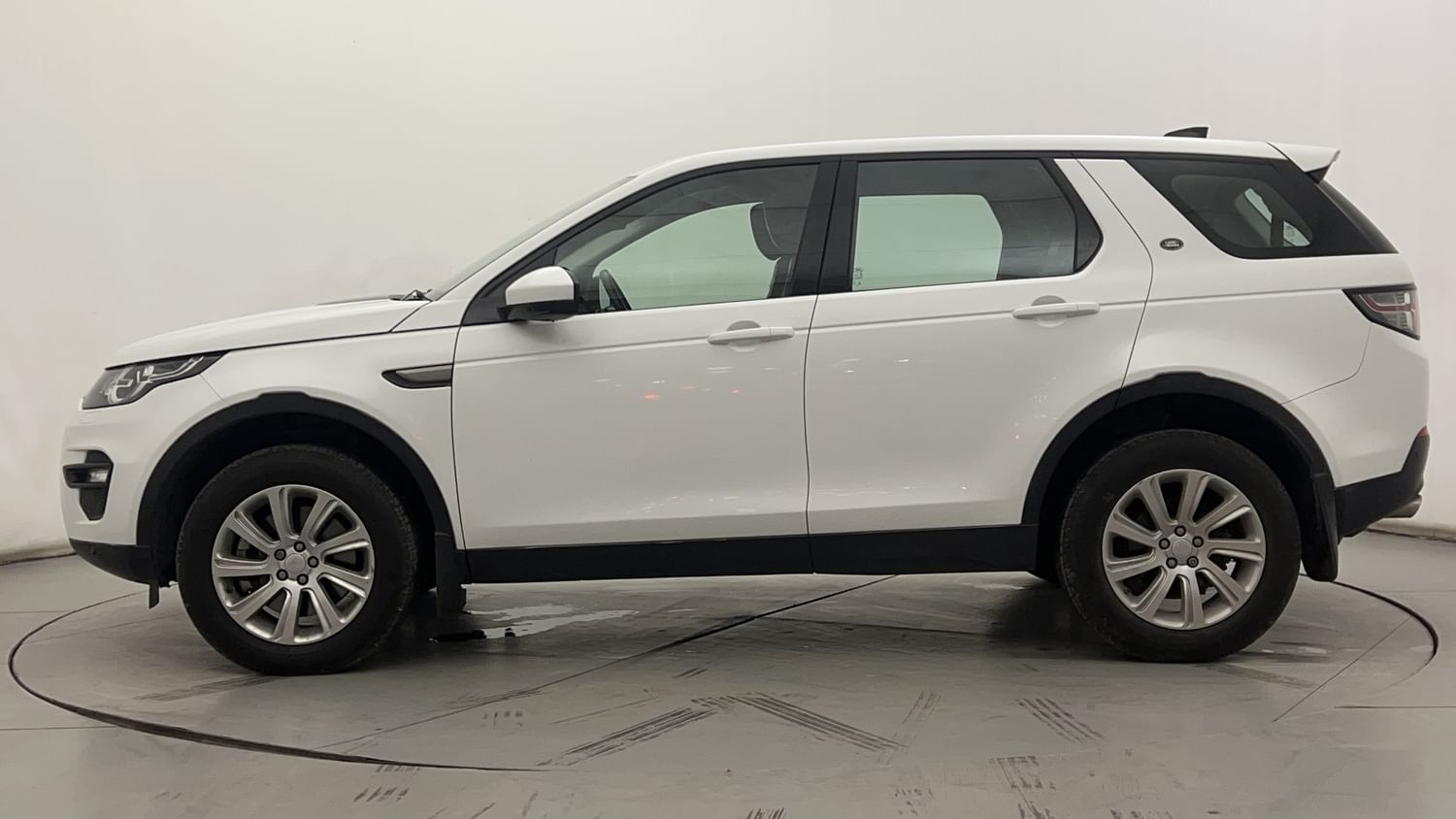 New Land Rover Discovery Sport exterior LEFT SIDE VIEW