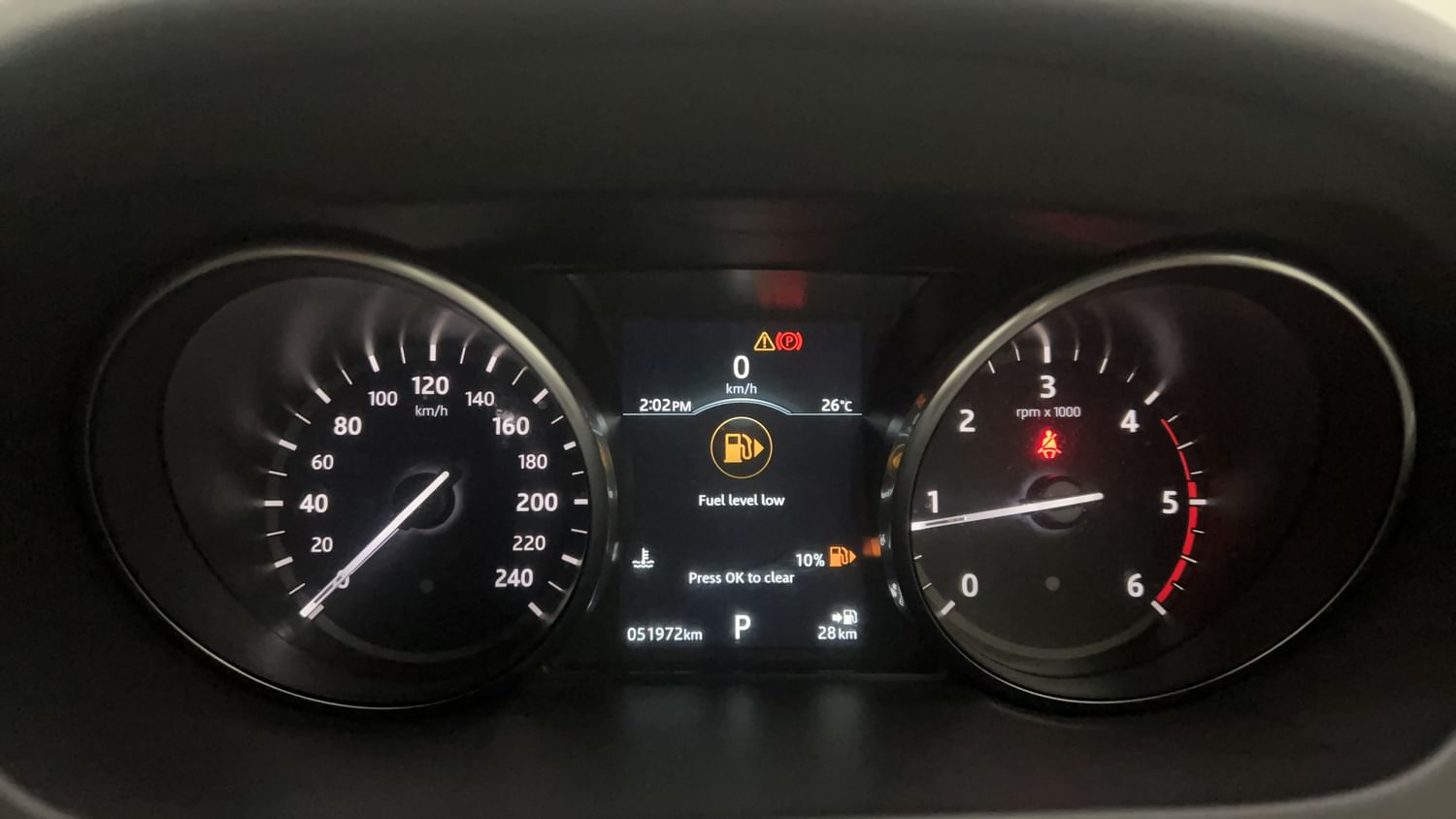 New Land Rover Discovery Sport interior CLUSTERMETER VIEW