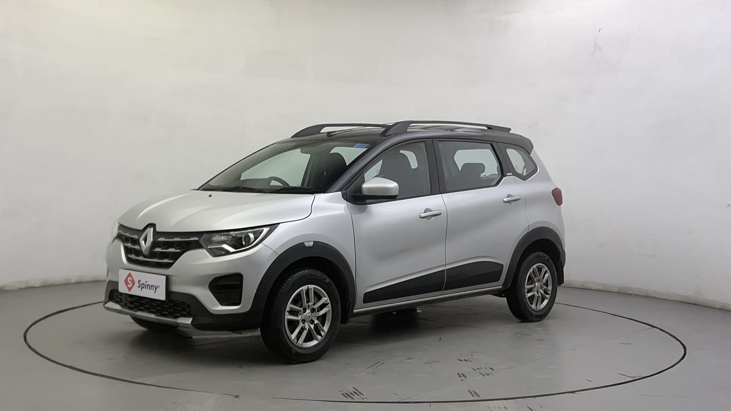 LEFT FRONT CORNER VIEW