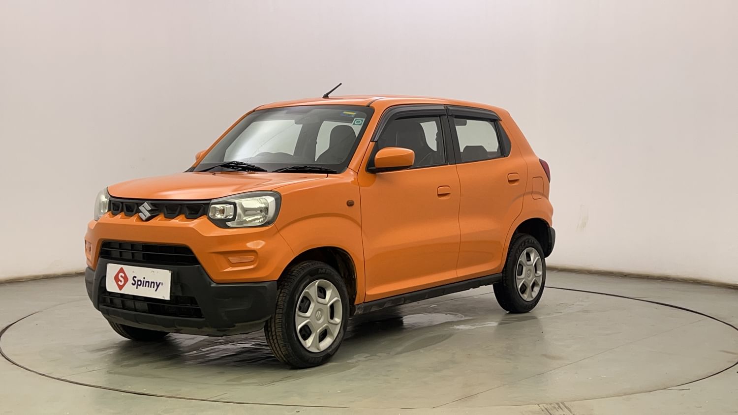 LEFT FRONT CORNER VIEW