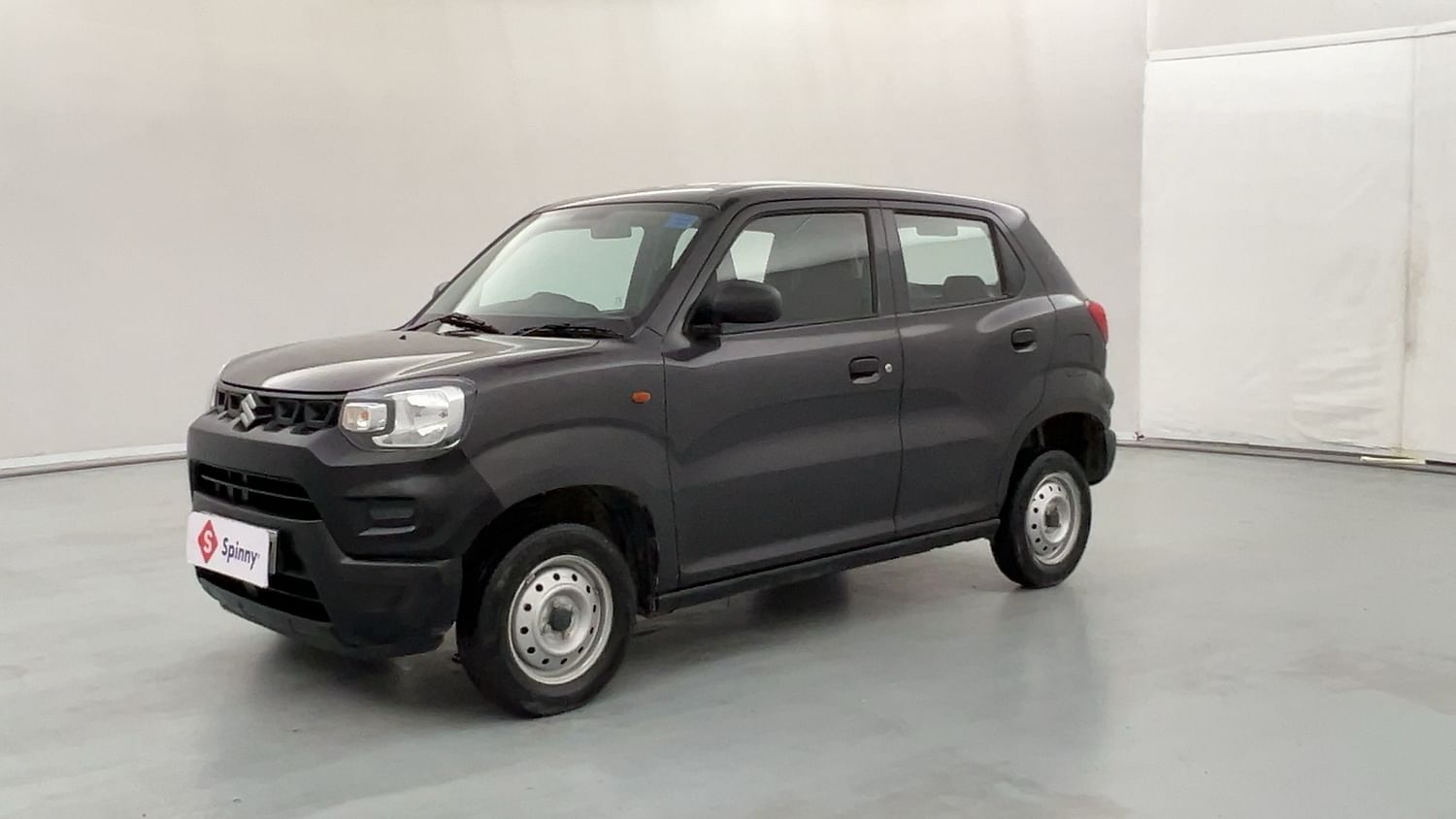 LEFT FRONT CORNER VIEW