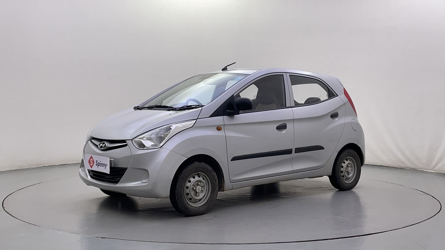 LEFT FRONT CORNER VIEW