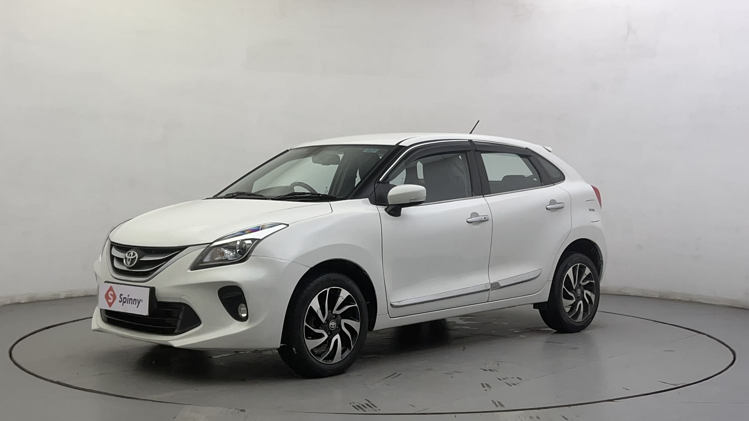 LEFT FRONT CORNER VIEW