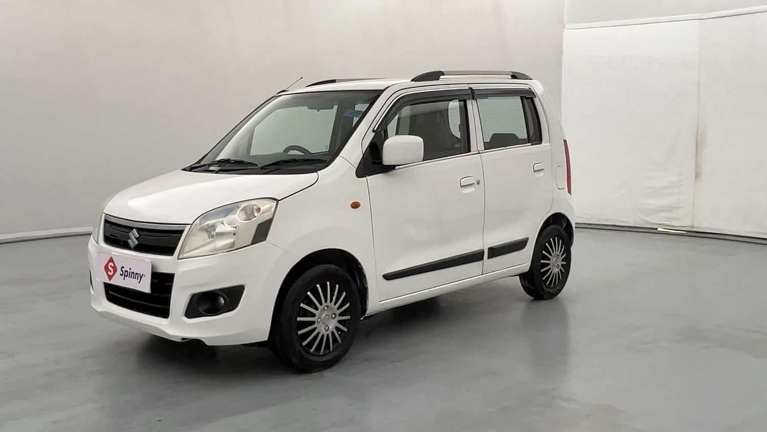 LEFT FRONT CORNER VIEW