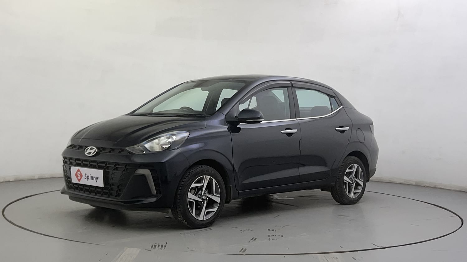 LEFT FRONT CORNER VIEW