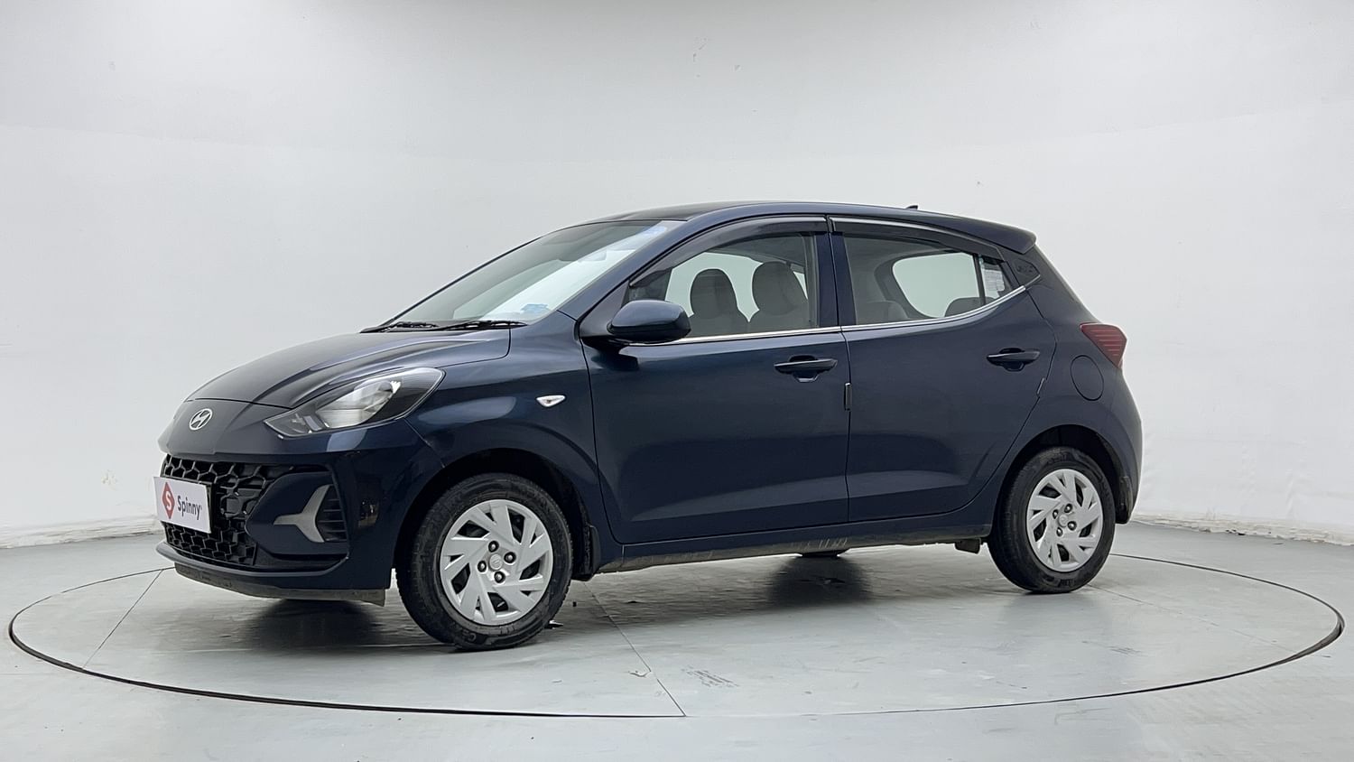 LEFT FRONT CORNER VIEW