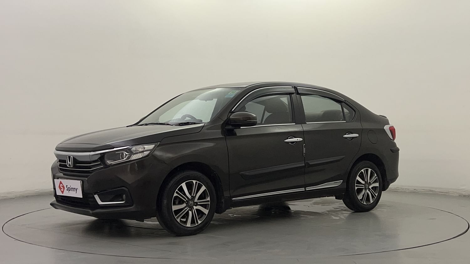 LEFT FRONT CORNER VIEW