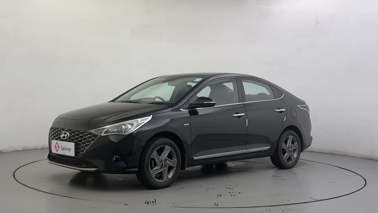 LEFT FRONT CORNER VIEW