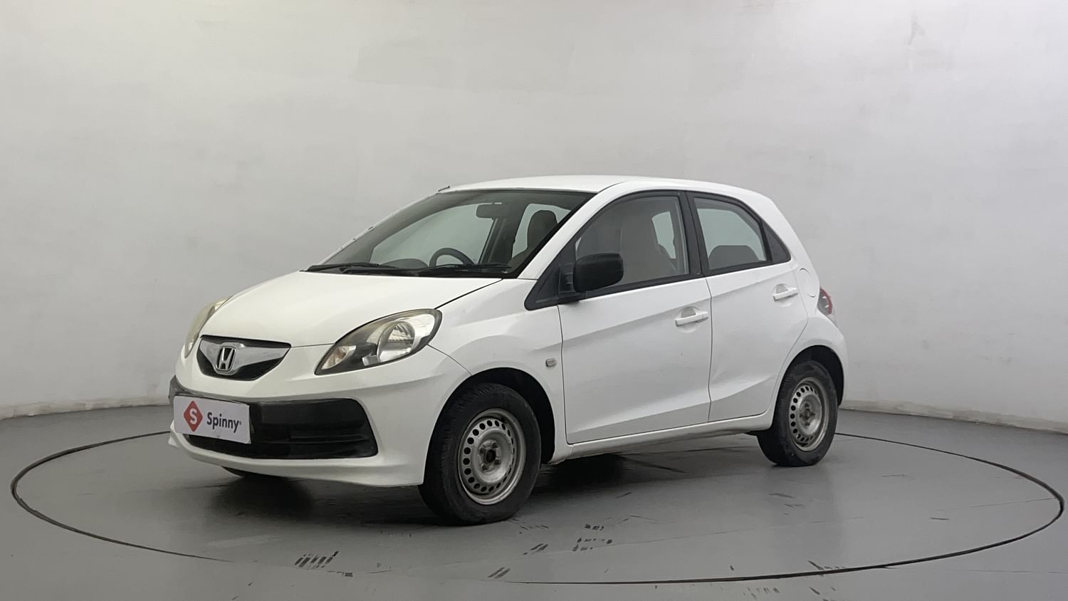 LEFT FRONT CORNER VIEW