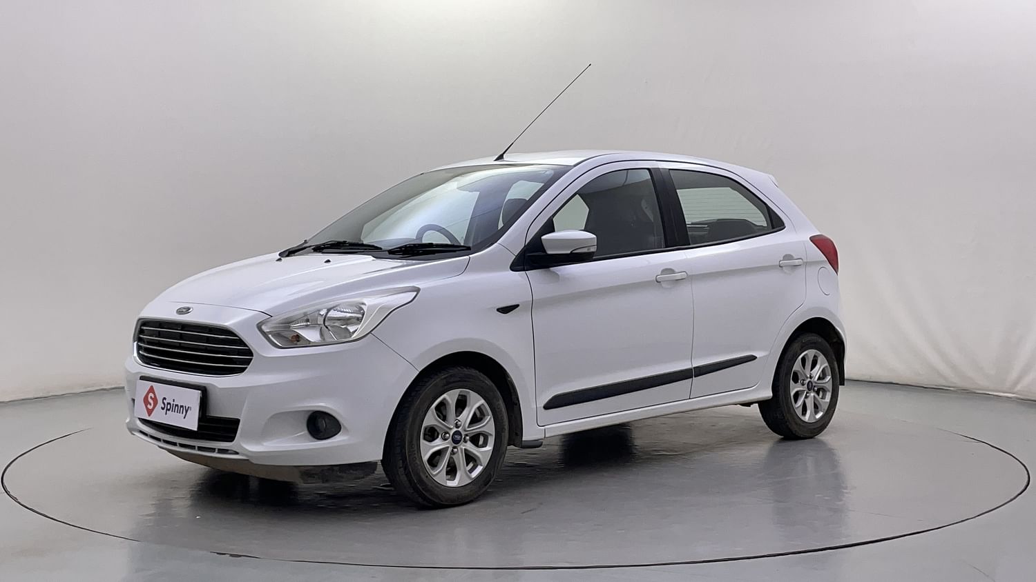 LEFT FRONT CORNER VIEW