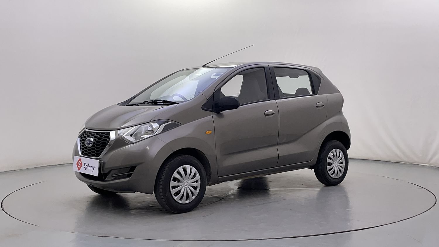 LEFT FRONT CORNER VIEW