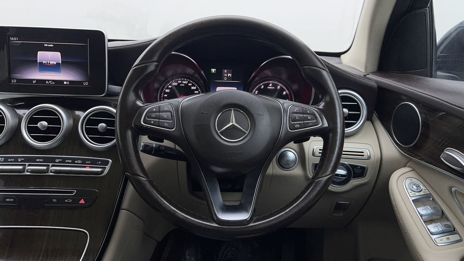 New Mercedes-Benz GLC interior STEERING VIEW