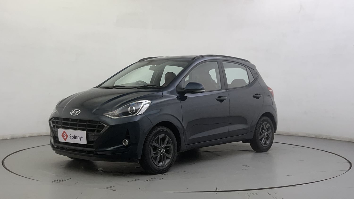 LEFT FRONT CORNER VIEW