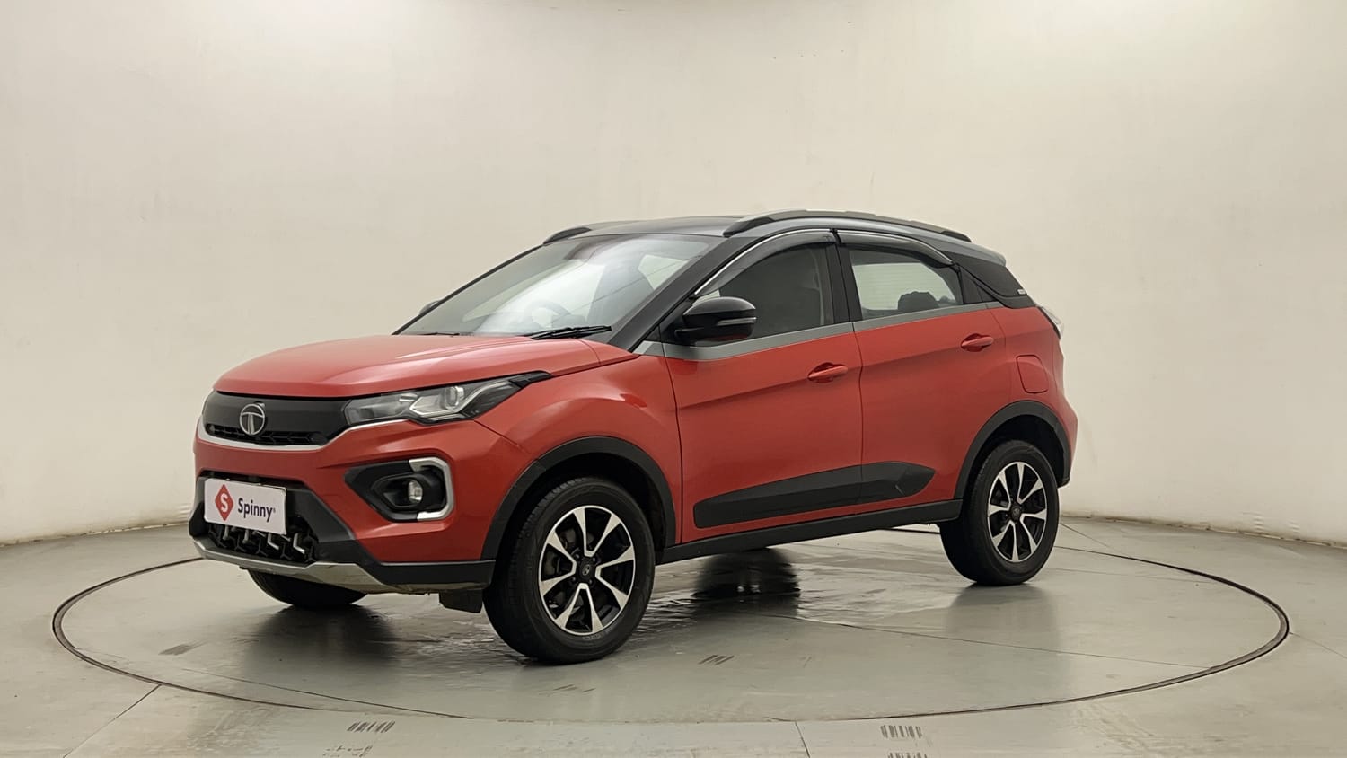 2021 Tata Nexon XZA Plus Dual Tone Roof Optional Diesel AMT