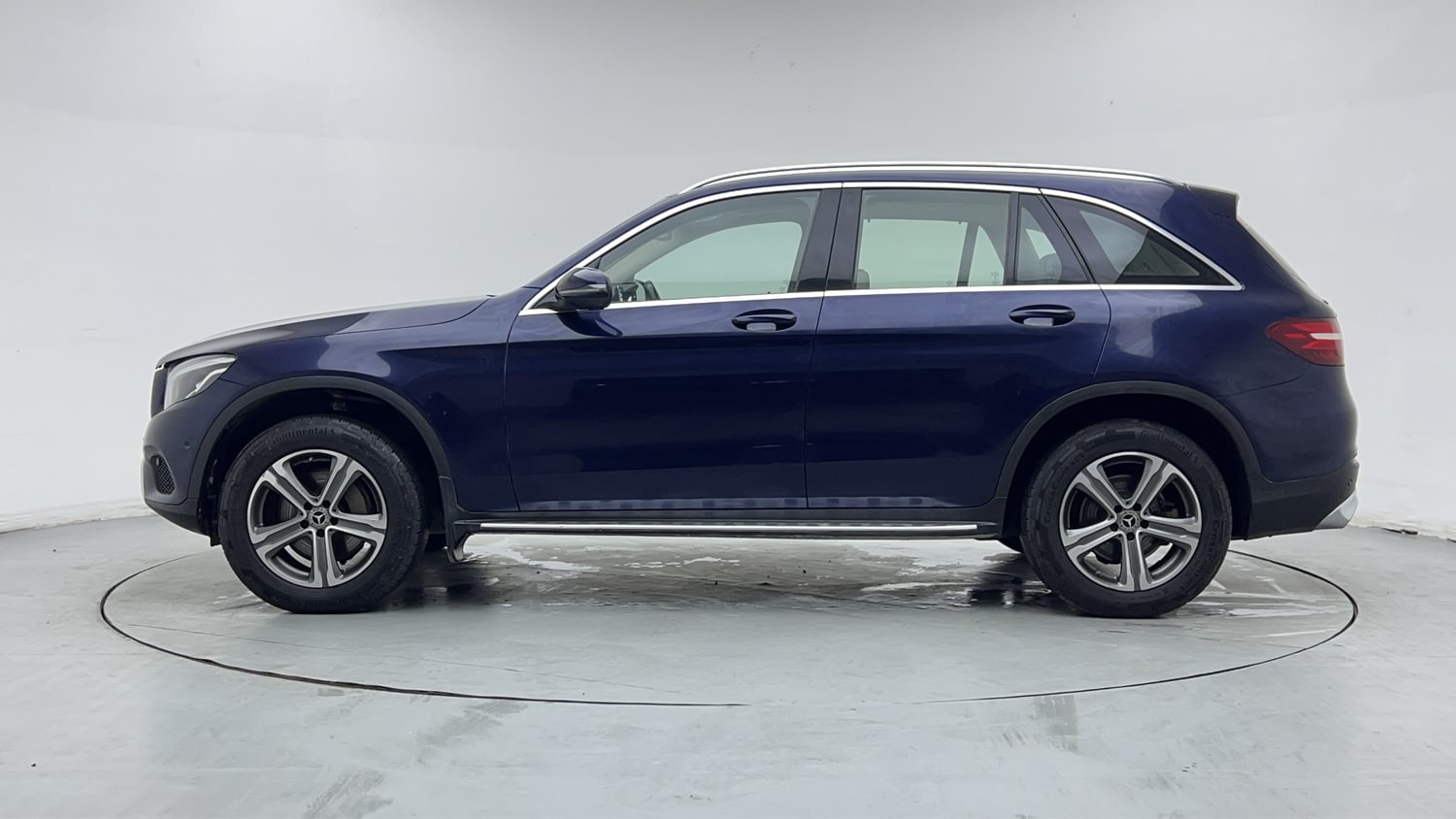 New Mercedes-Benz GLC exterior LEFT SIDE VIEW