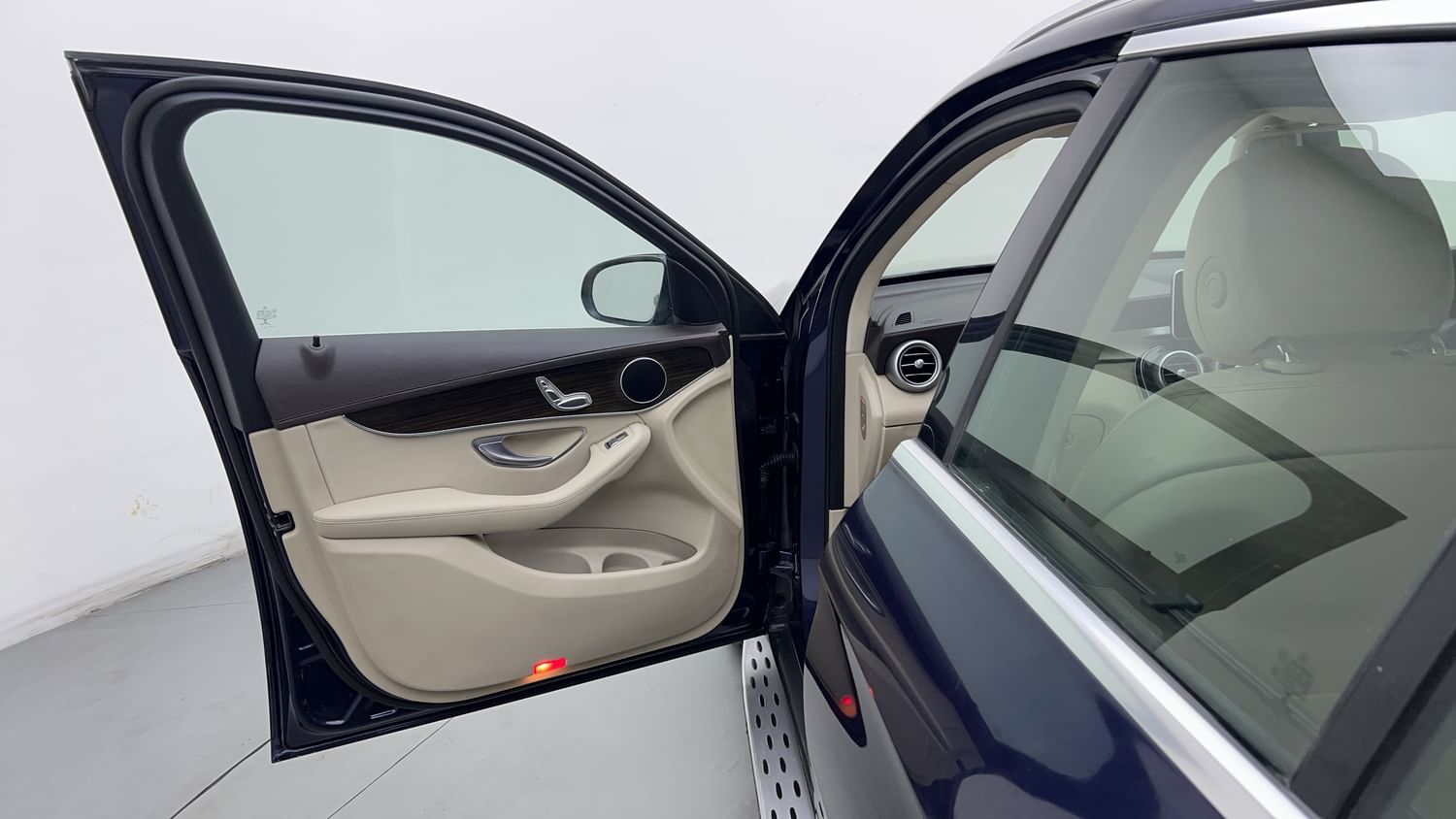 New Mercedes-Benz GLC interior LEFT FRONT DOOR OPEN VIEW