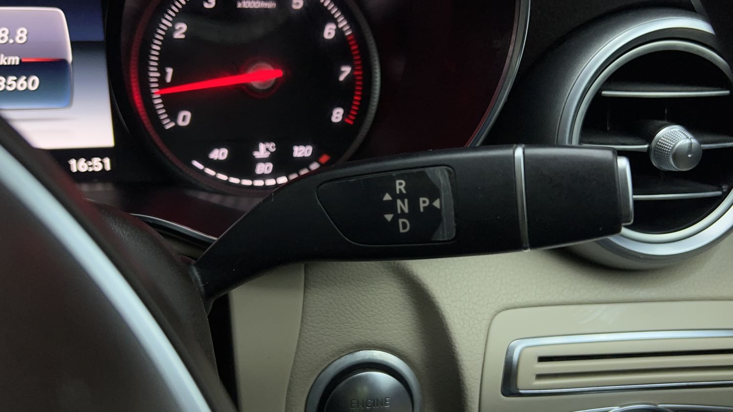 New Mercedes-Benz GLC interior GEAR  KNOB VIEW