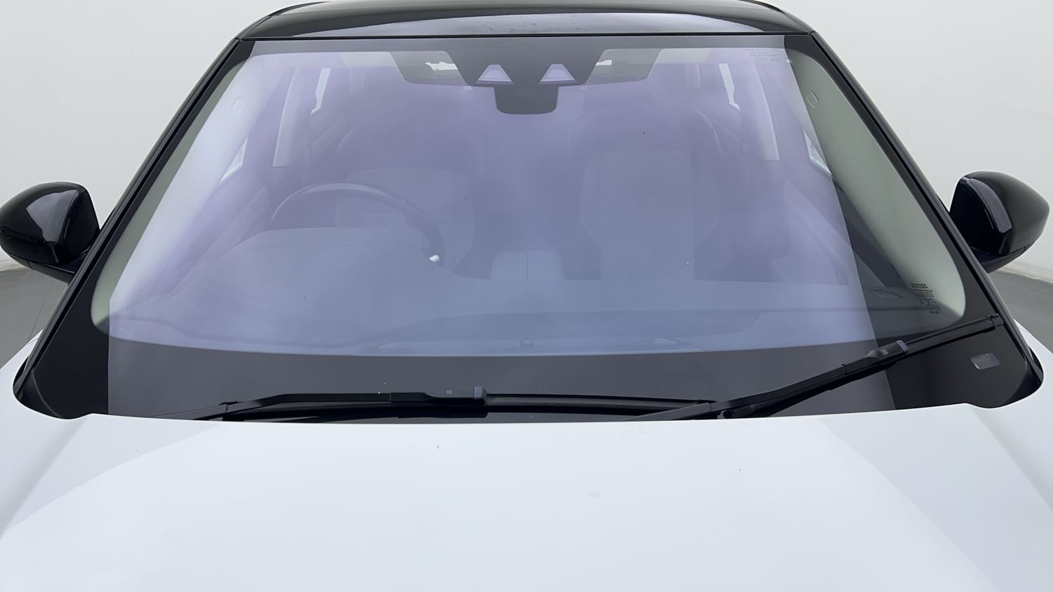 New Land Rover Range Rover Evoque exterior FRONT WINDSHIELD VIEW