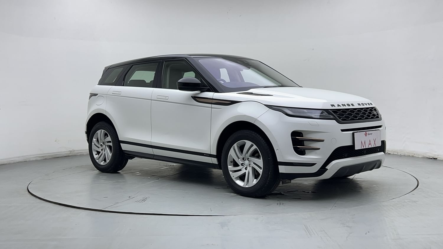 New Land Rover Range Rover Evoque exterior RIGHT FRONT CORNER VIEW