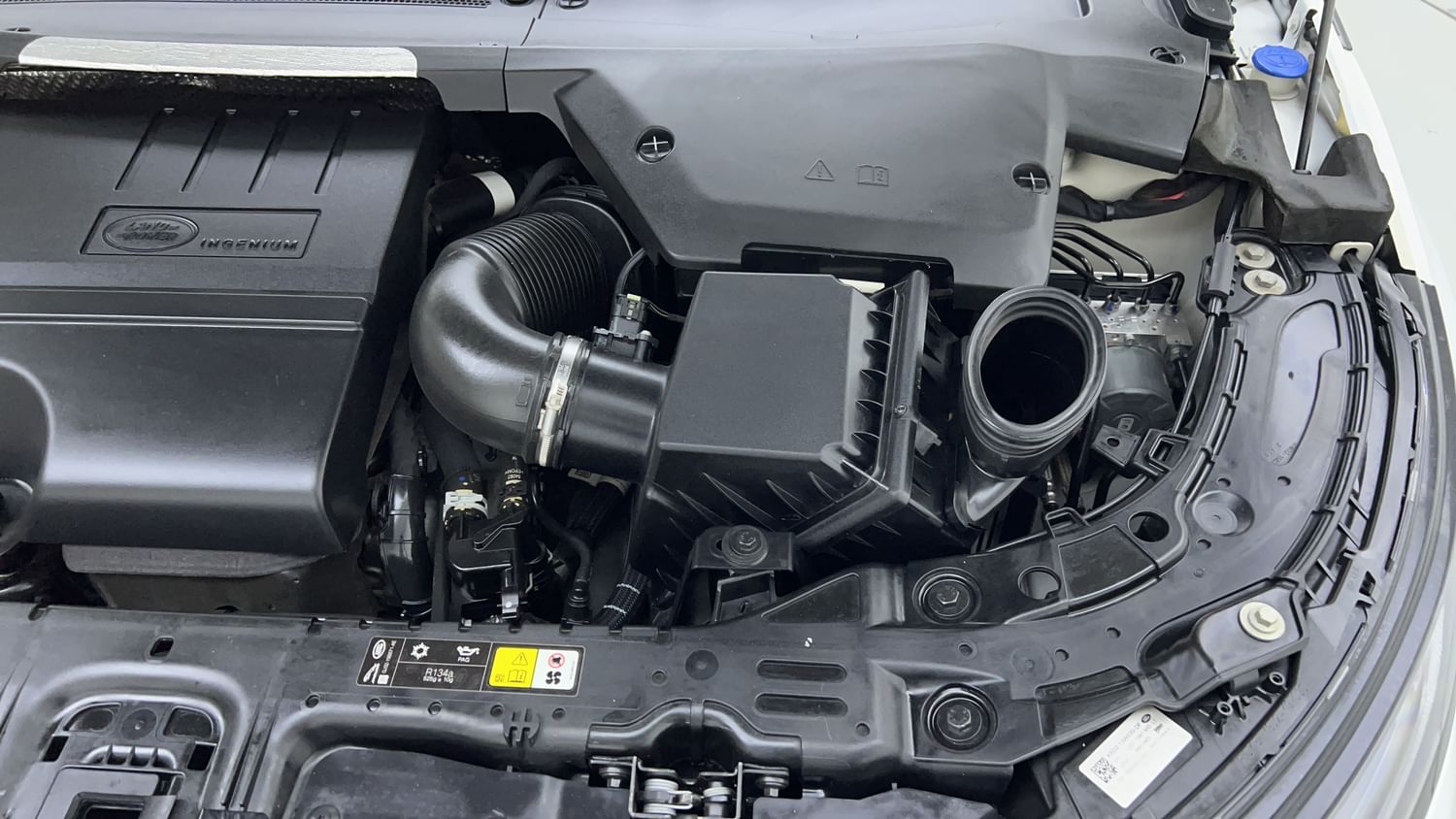 New Land Rover Range Rover Evoque engine ENGINE LEFT SIDE VIEW