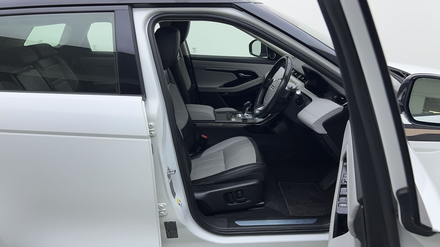 New Land Rover Range Rover Evoque interior RIGHT SIDE FRONT DOOR CABIN VIEW