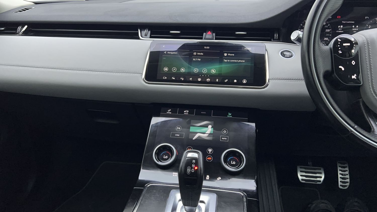 New Land Rover Range Rover Evoque interior MUSIC SYSTEM & AC CONTROL VIEW