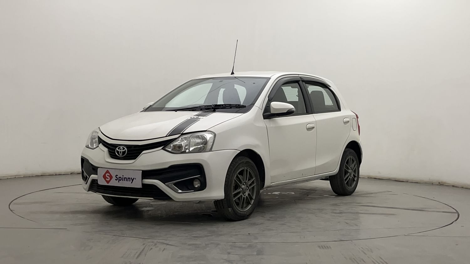 LEFT FRONT CORNER VIEW