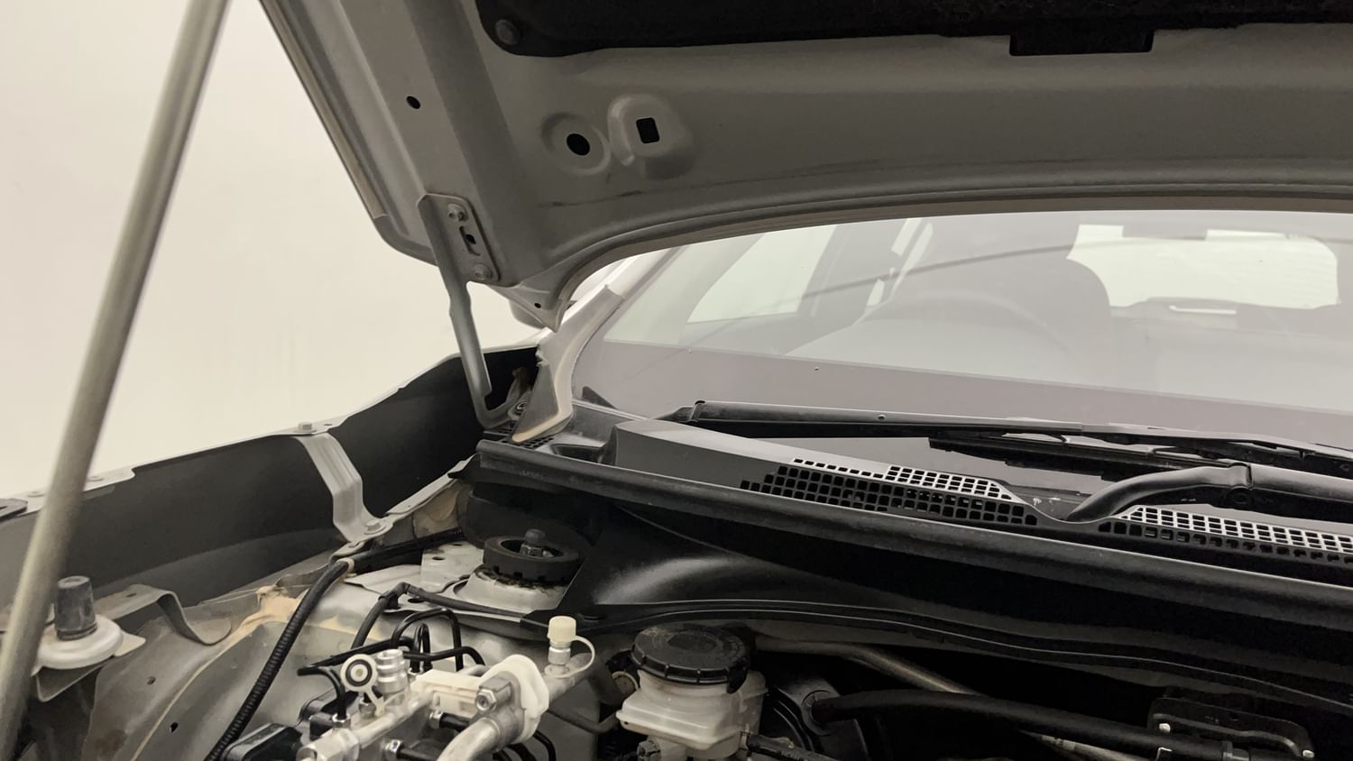 New Honda Elevate engine ENGINE RIGHT SIDE HINGE & APRON VIEW