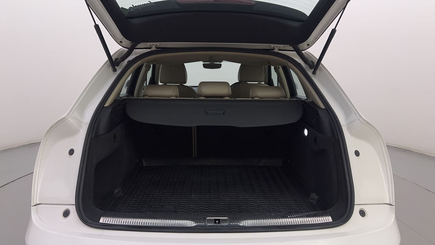 New Audi Q3 interior DICKY INSIDE VIEW