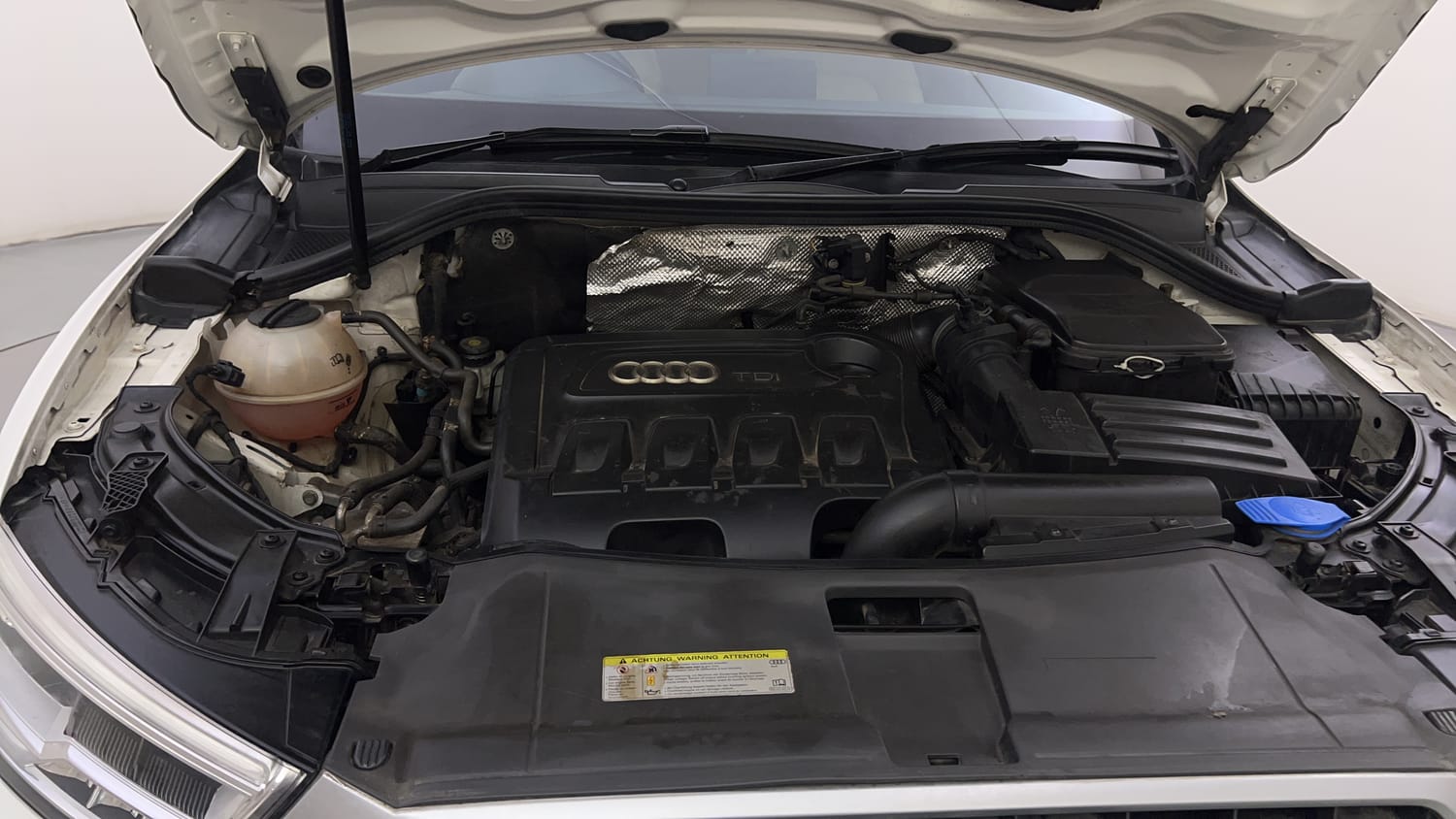 New Audi Q3 engine ENGINE RIGHT SIDE VIEW