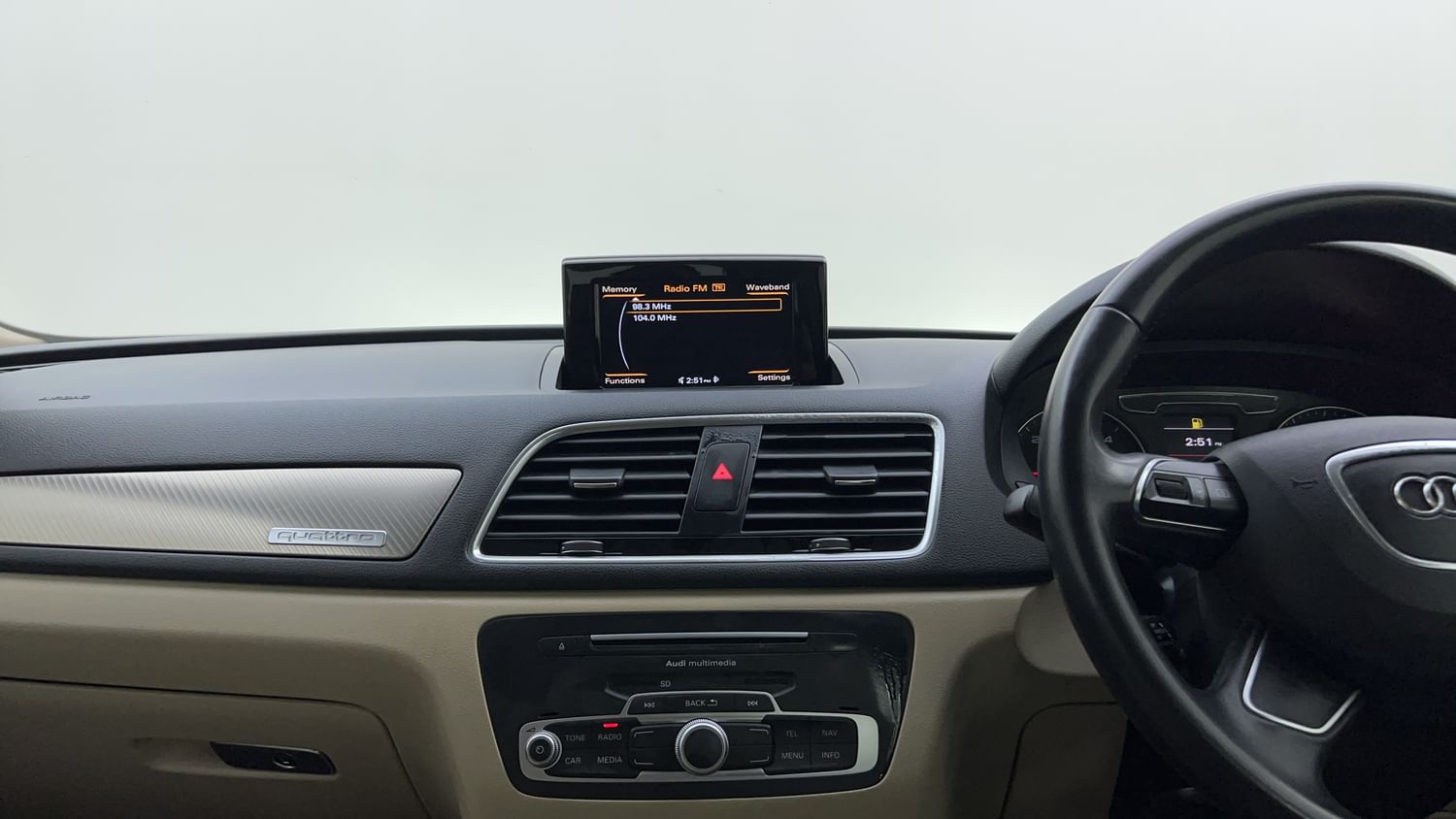 New Audi Q3 interior MUSIC SYSTEM & AC CONTROL VIEW