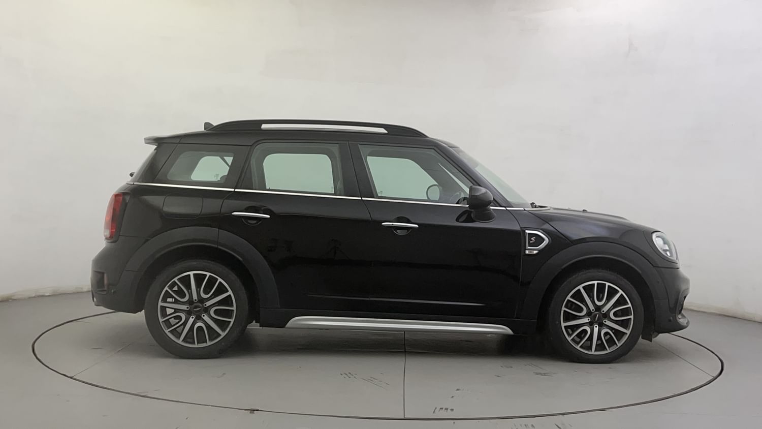New Mini Countryman exterior RIGHT SIDE VIEW