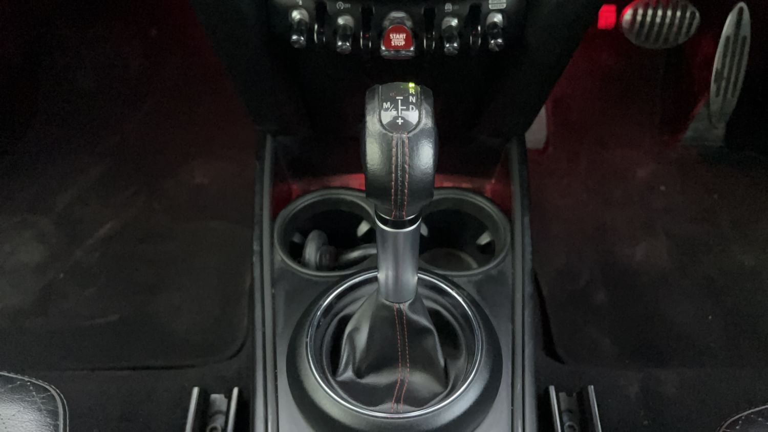 New Mini Countryman interior GEAR  KNOB VIEW