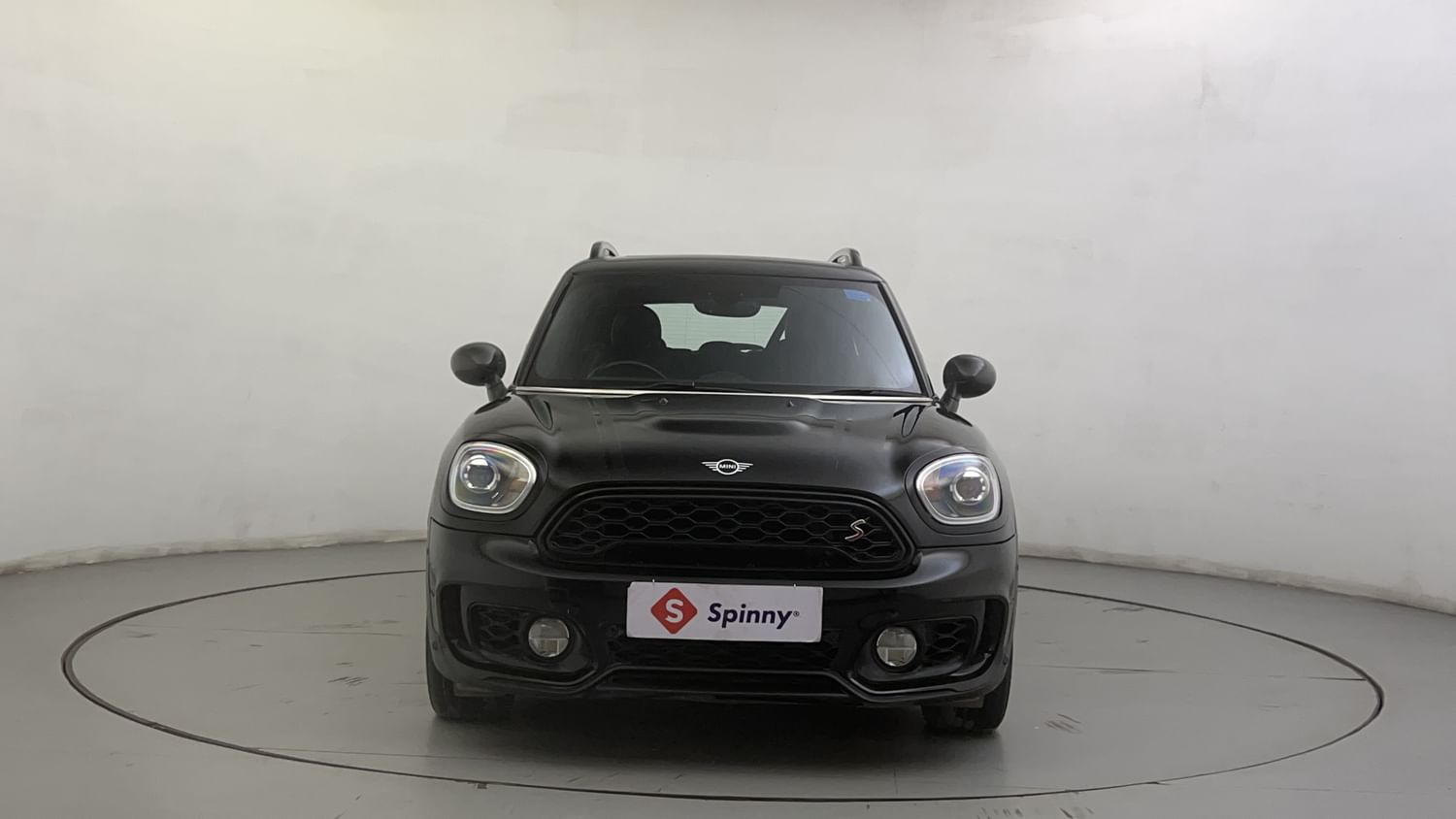 New Mini Countryman exterior FRONT VIEW