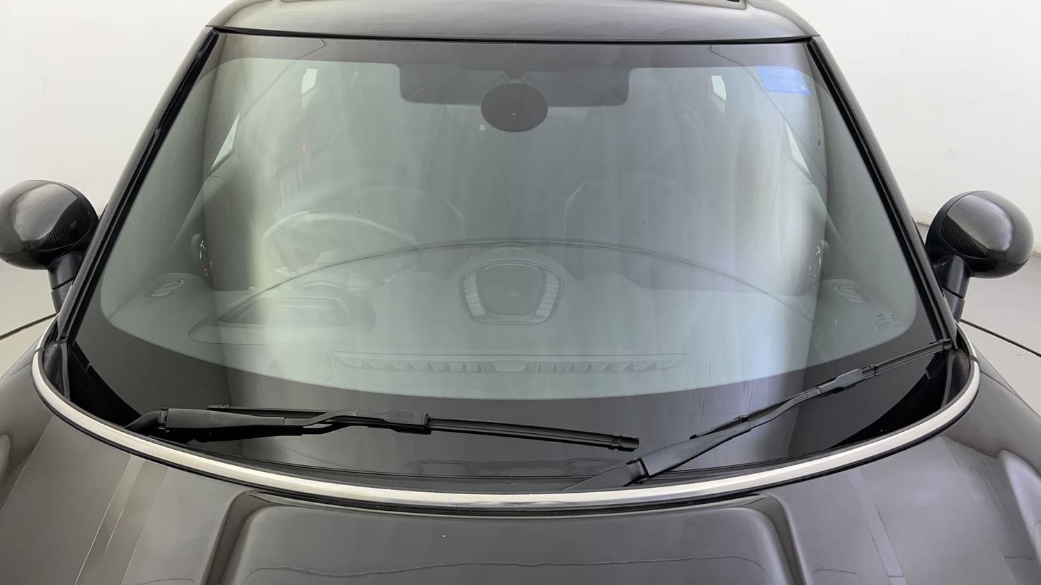 New Mini Countryman exterior FRONT WINDSHIELD VIEW
