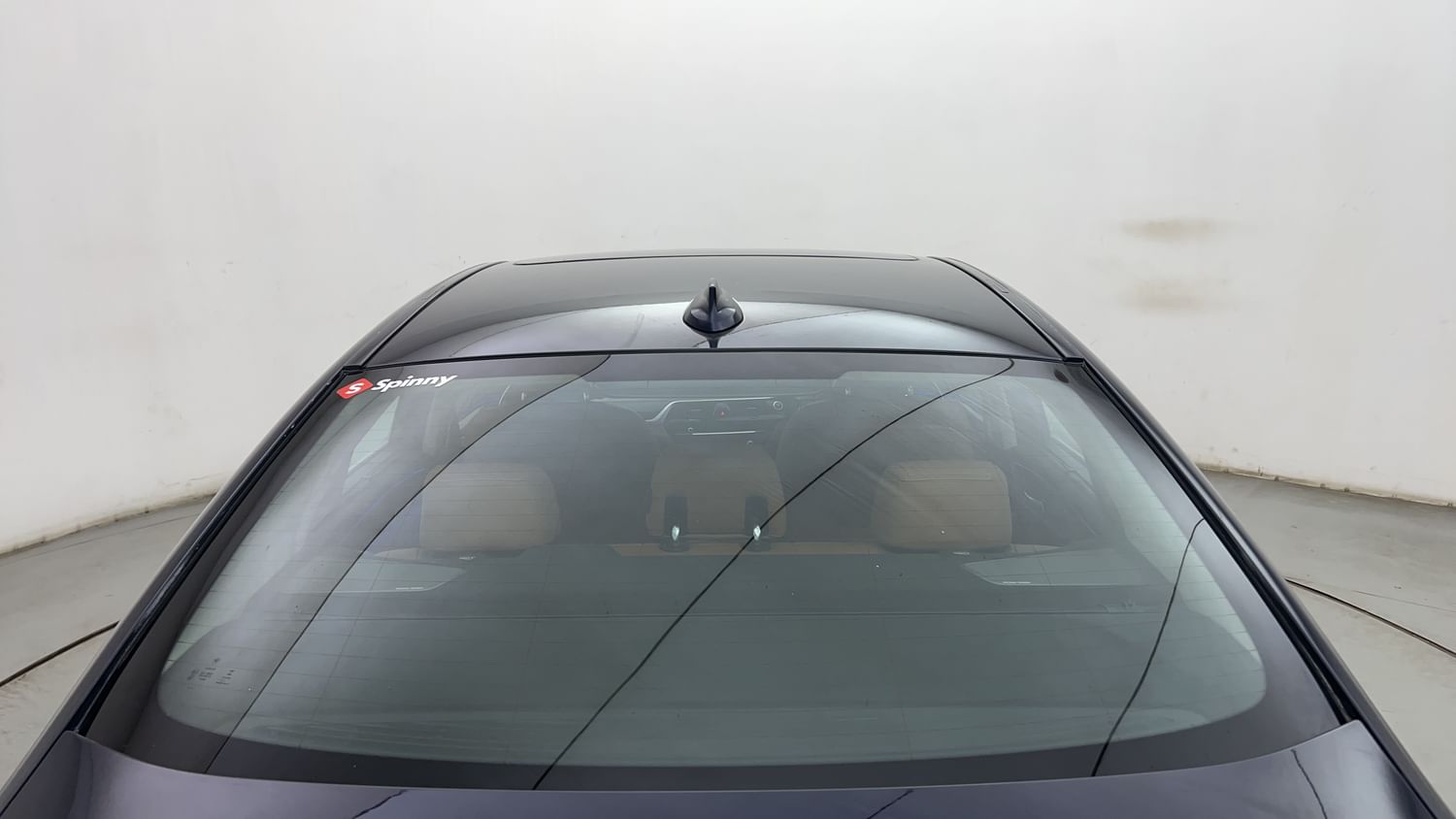 New BMW 5 Series exterior BACK WINDSHIELD VIEW