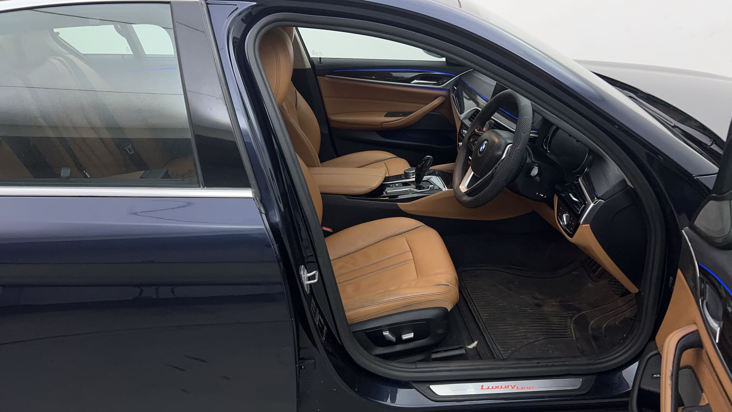 New BMW 5 Series interior RIGHT SIDE FRONT DOOR CABIN VIEW