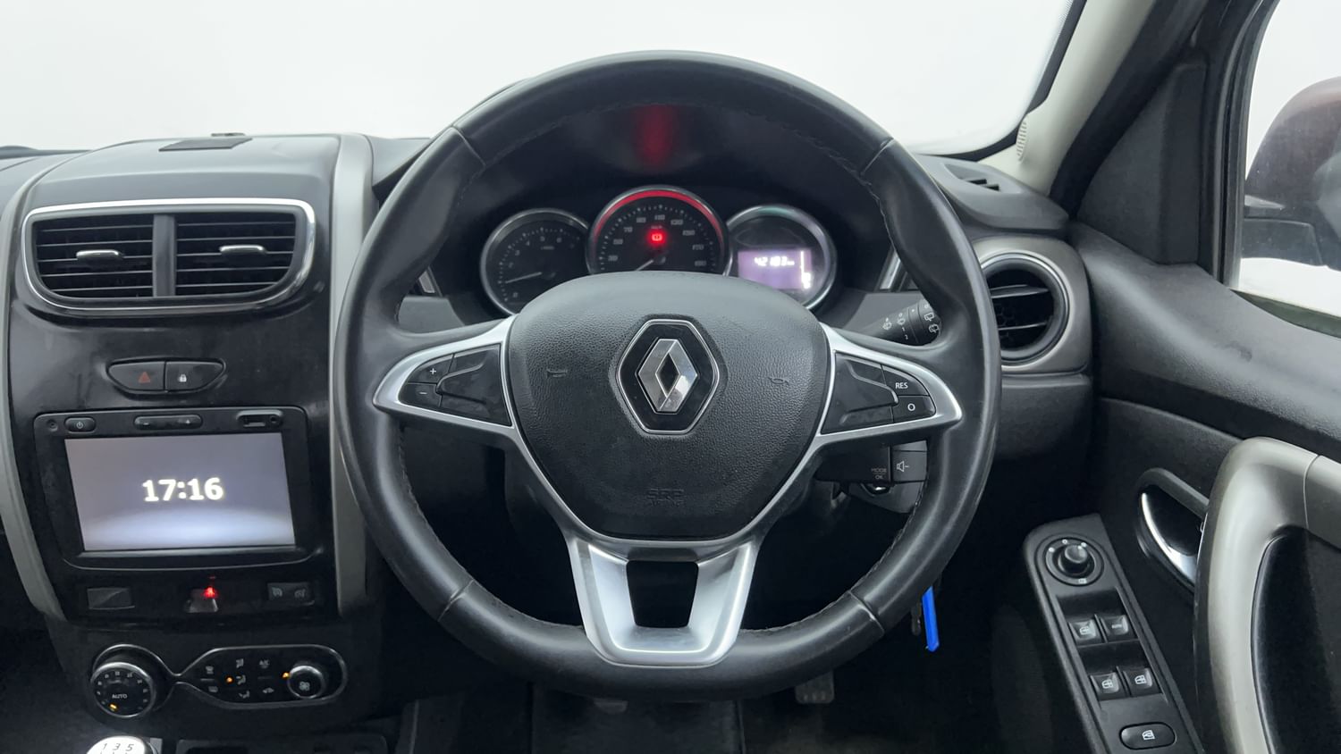 New Renault Duster interior STEERING VIEW