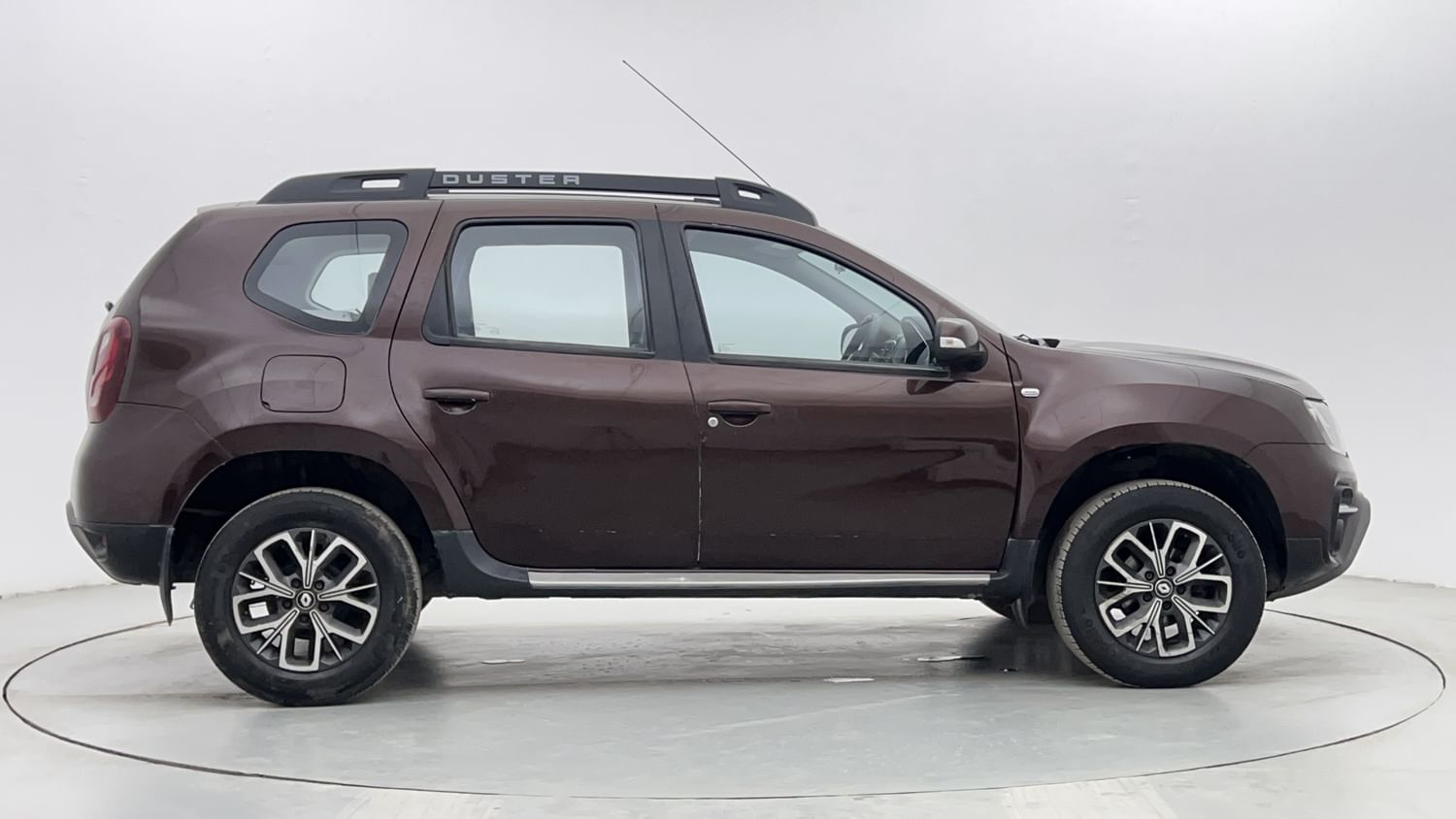 New Renault Duster exterior RIGHT SIDE VIEW