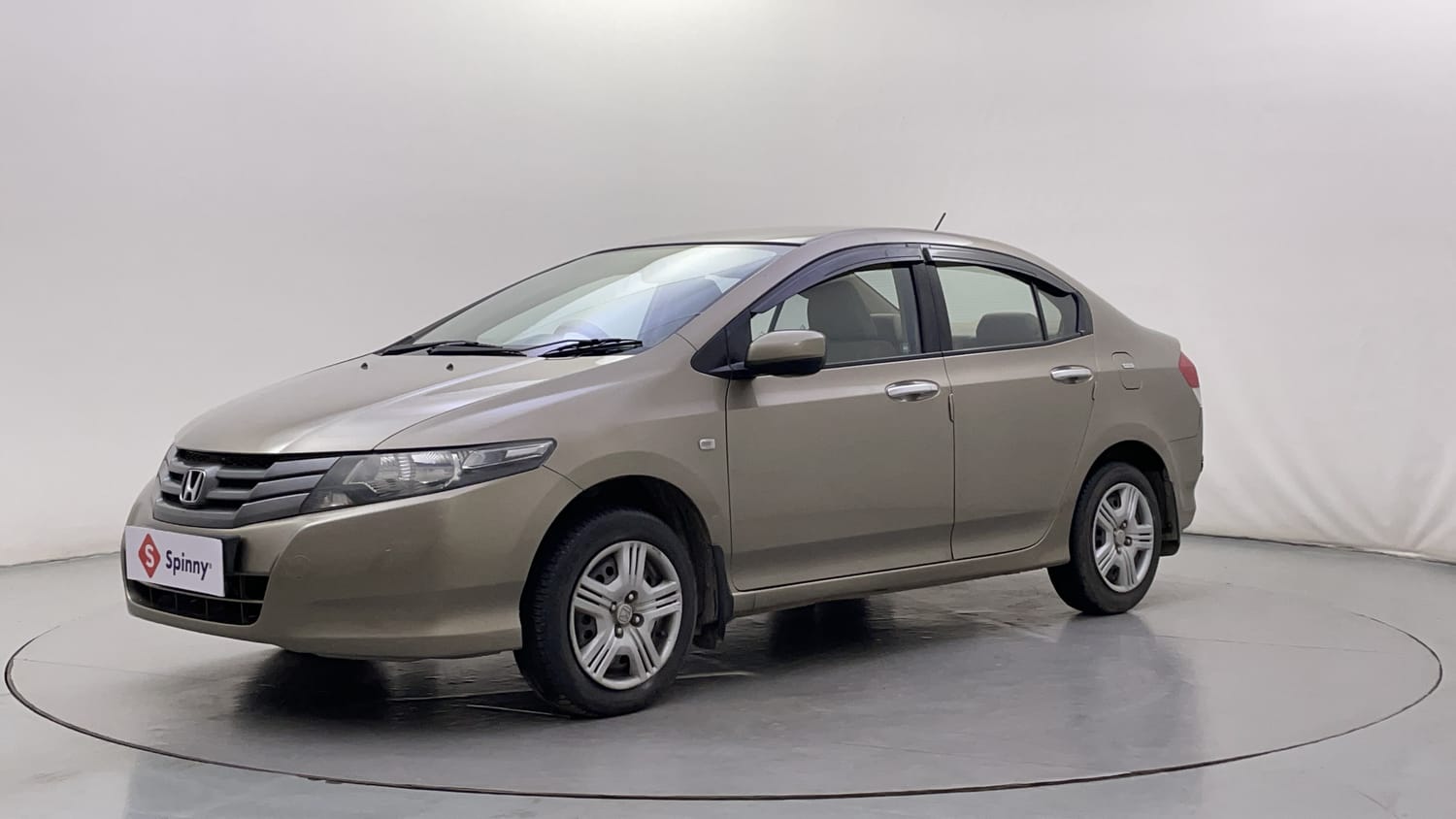 LEFT FRONT CORNER VIEW