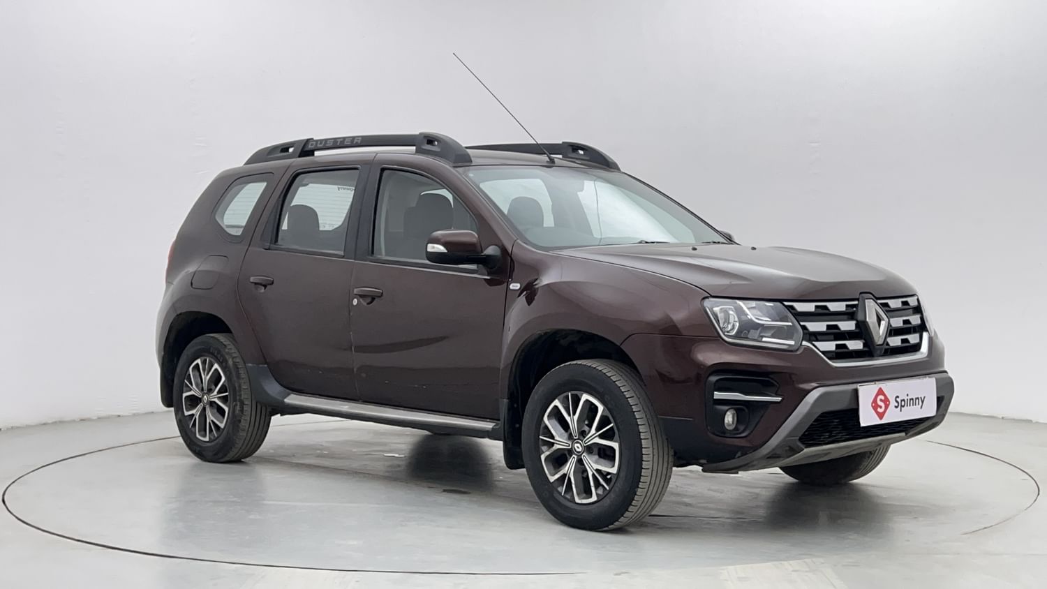 New Renault Duster exterior RIGHT FRONT CORNER VIEW