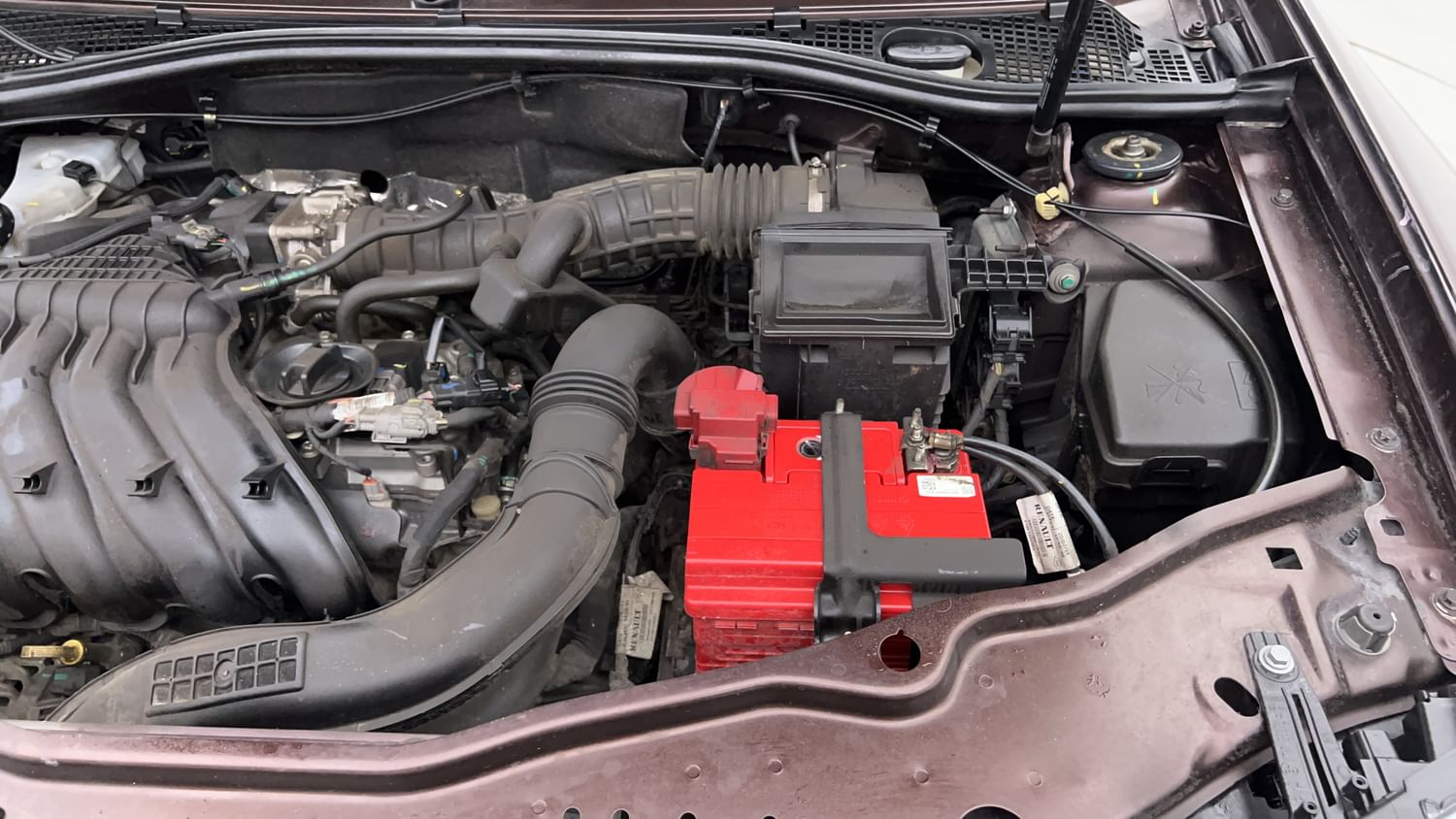 New Renault Duster engine ENGINE LEFT SIDE VIEW