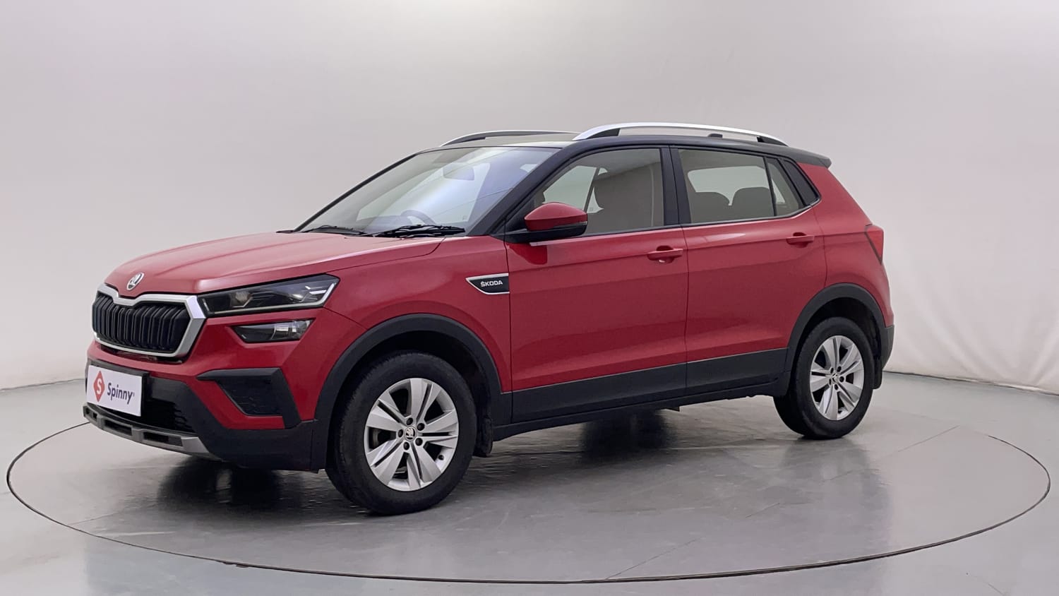 LEFT FRONT CORNER VIEW