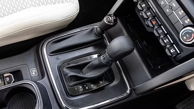 New Mahindra Thar Roxx interior GEAR  KNOB VIEW